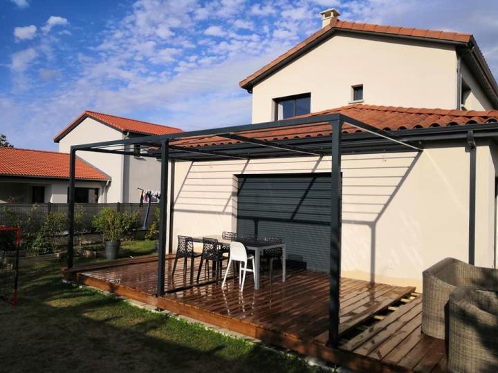 Aménagement extérieur en métal Isère