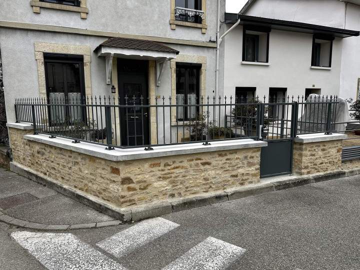 Cloture sur Muret après